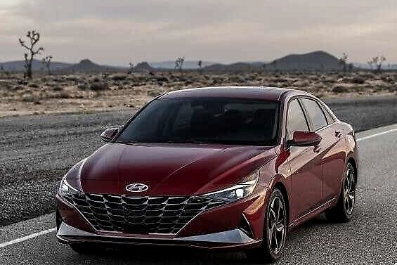 索纳塔十还没捂热，现代又发力了——换代伊兰特来了！