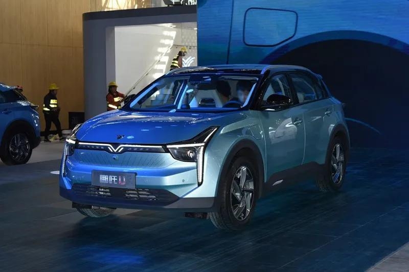 500公里续航，透明A柱可选，哪吒U上市