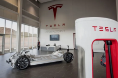 这台“国产”电动车，凭什么比特斯拉和保时捷都要贵