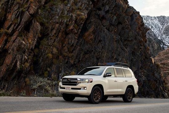 新款陆地巡洋舰或于今年夏天亮相