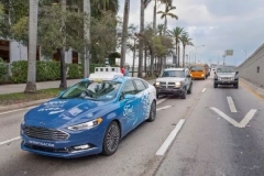 自动驾驶这个“月亮”，是不是外国的特别圆?