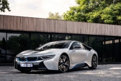 6年卖出两万多辆，曾经最贵的三缸车要停产了