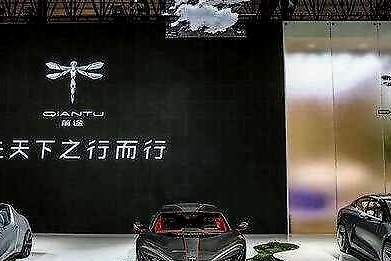 疫情过去之后 才发现原来前途在裸泳