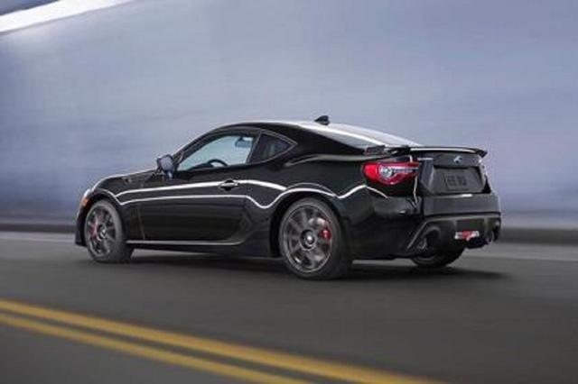 买到就是赚到可惜买不到，斯巴鲁经典跑车最后限100台