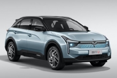 哪吒U上市补贴后售13.98万起 配“透明”A柱