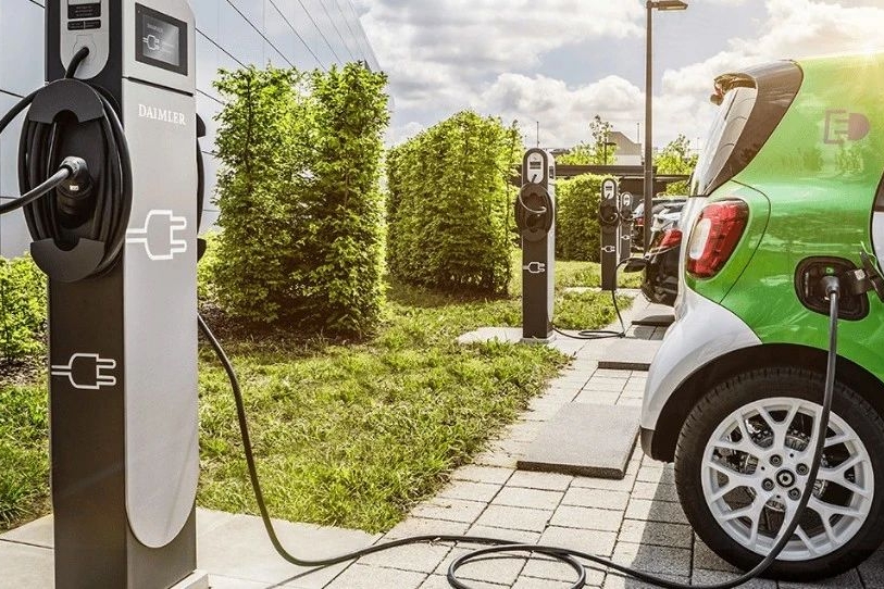 二手电动车亦能获补贴 2月德国电动车销量增长141.4% | 一句话点评