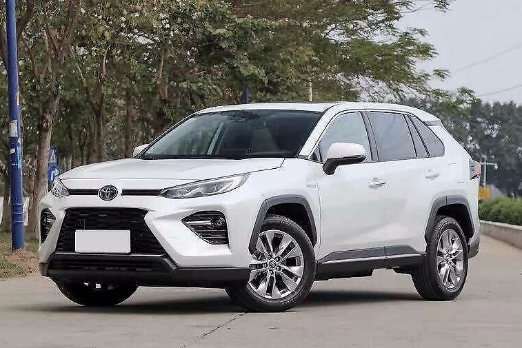 起步就配8气囊，油耗4.6L，丰田这款上市不久的SUV，很适合家用