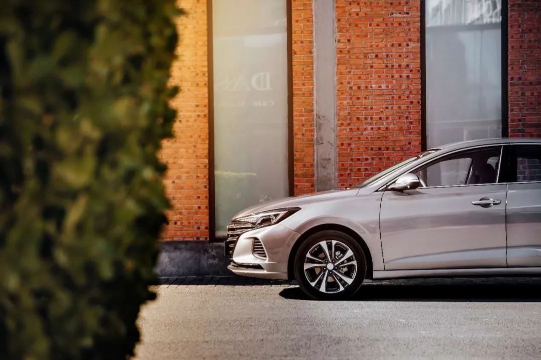 逸动PLUS“变装”上阵，有实力重回轿车前十？