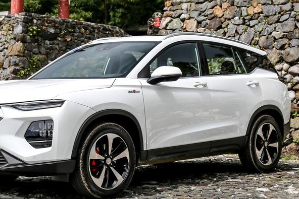 7.8秒破百，不足8万，海马8S为何卖不动？