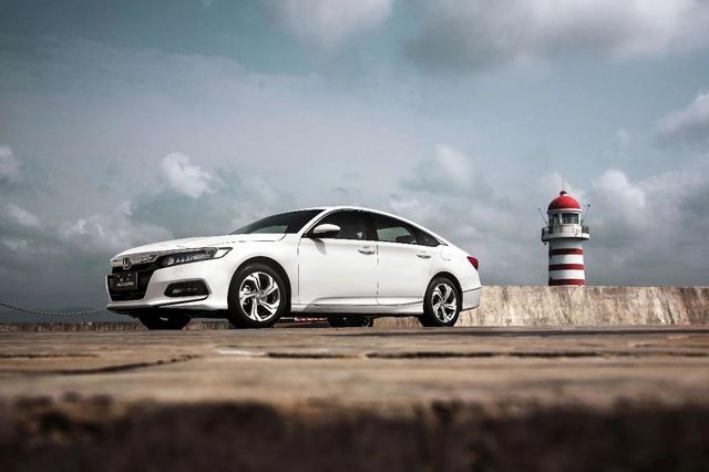 “阁”物致知，为什么说雅阁在“神车”的道路上越走越远？