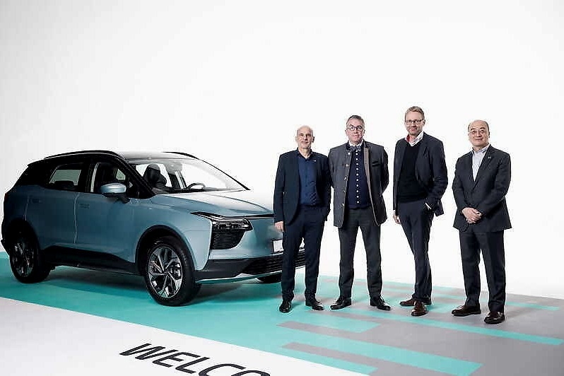 爱驰U5从斯图加特登录欧洲惊动CNN，还和付强连了个线