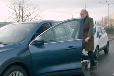 “开门杀”救星来了！福特研发下车防碰撞神器，保障道路安全