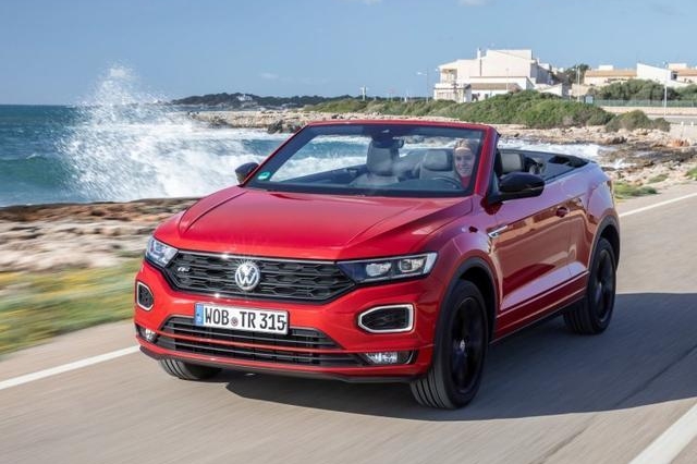 大众探歌敞篷版发布，软质顶篷+双门造型，年轻人也能买得起