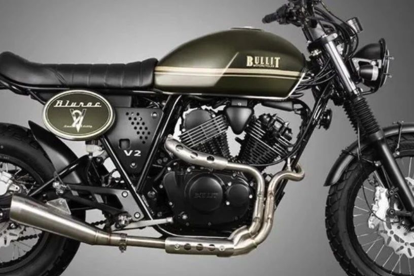 Bluroc 250欧洲上市采用力帆V缸250发动机，简直就是海外版的龙嘉V咖