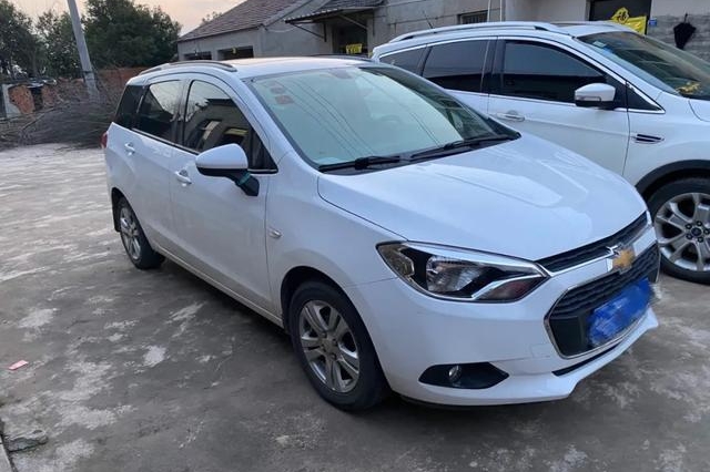 10万元雪佛兰乐风RV，90后有赞美有吐槽， 有件事不得不说