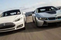 插电的宝马超了纯电的特斯拉，这是一个信号