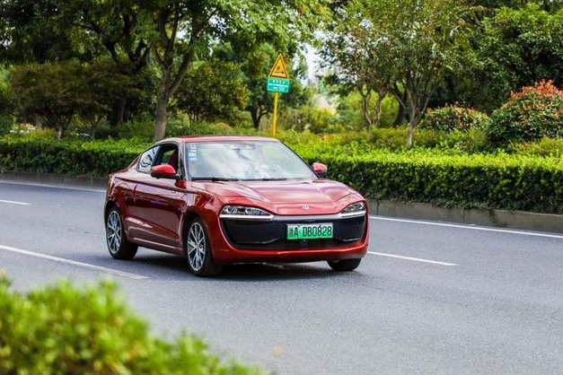 月薪5000也能买超跑！6.9秒破百，配无框门，起步价仅11.99万