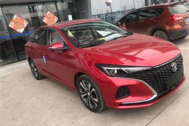 新款长安逸动PLUS到店，配置增加，七万元就能拥有它！