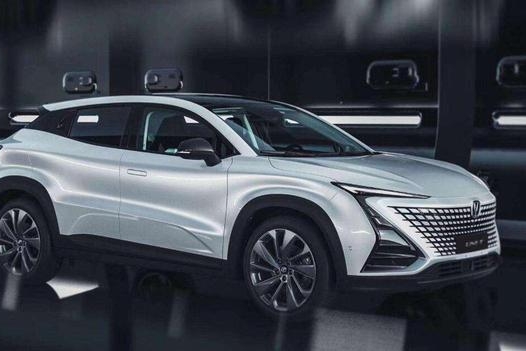 单凭设计和科技，我敢说长安UNI-T就有大火气质