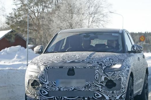 最新谍照曝光改款2021捷豹E-Pace再现街头