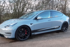 国外网友改装特斯拉Model 3 Performance版