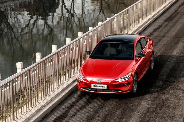 NEDC续航490km的合资纯电轿车，菲斯塔纯电动国补后17.38万起