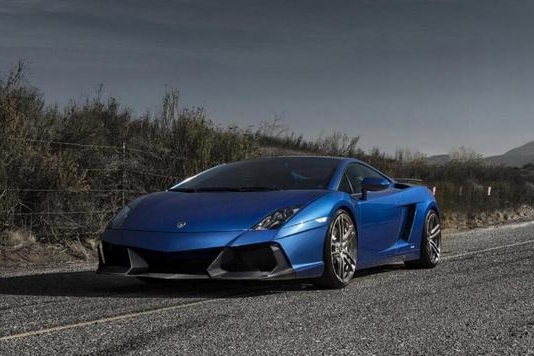 吴尊隐婚出道道歉，豪车座驾也被扒，700万兰博基尼竟不止一台