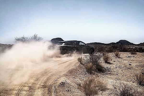 宝马iNEXT开始南非极端测试 未来技术旗舰2021年量产
