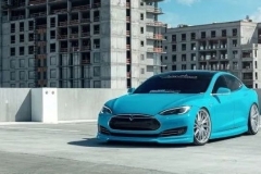 电动玩改装 Model S算是其中的佼佼者