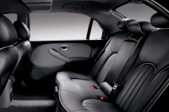 被上汽收购前，荣威曾发布这台V8后驱的豪华轿车，绝唱