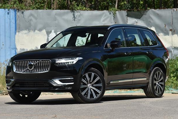 XC90一降到底，现已跌至50万内，可为何还是卖不过宝马X5?