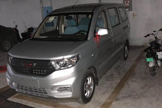 广西老哥开着五菱宏光V，走南闯北干装修，养家糊口全靠它