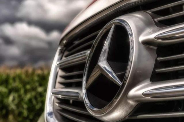 断轴、铝换钢、引擎盖维权，3·15晚会延期，奔驰又能躲过一劫吗？