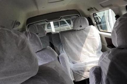 五菱强遇对手，升级后面包车才卖55900元，动力比宏光更强大