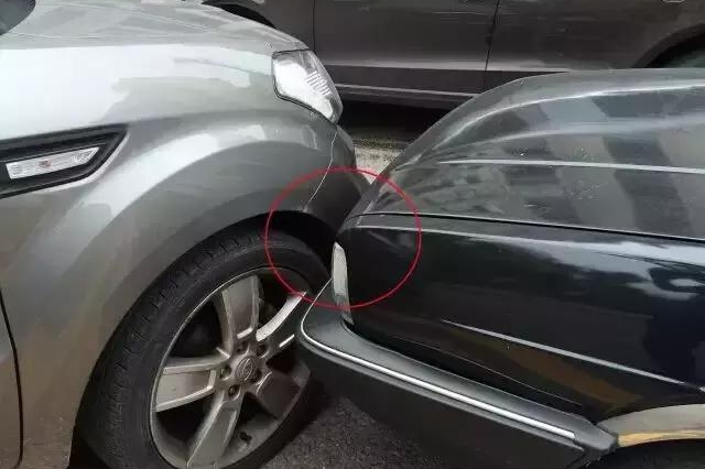 前车突然刹车，后车反应不及撞上去，哪一方应该负全责？