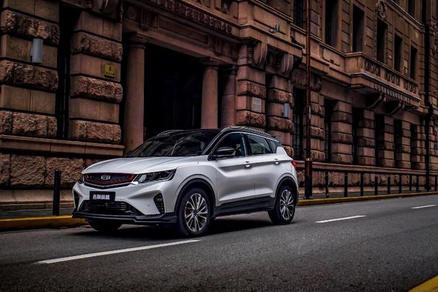 买菜车只能稳重大方？这两款家轿运动感爆棚，最低7万多起