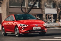 续航、颜值、配置招招致命！菲斯塔纯电动补贴后17.38-19.88万