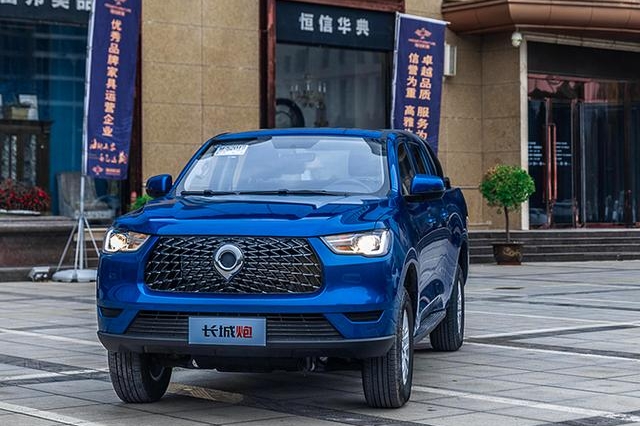 国产皮卡实力派！能居家能商用，只卖9万多，比纳瓦拉都高级