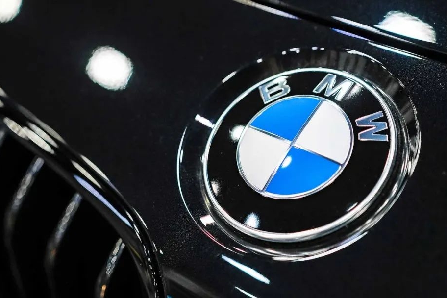 宝马车标真是“蓝天加白云”吗？