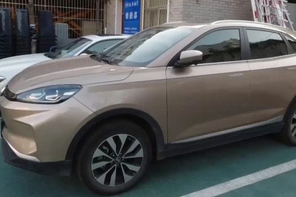 停车十几天威马电瓶没了电，搭电遇难题白天折腾到黑夜