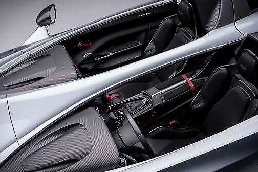 极速超300Km/h的顶级超跑，开车还得戴头盔？网友：买不起！