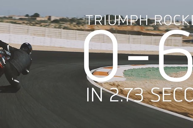 直线对决！0-96km/h加速2.73秒，凯旋Rocket 3 R加速快过迈凯伦超跑