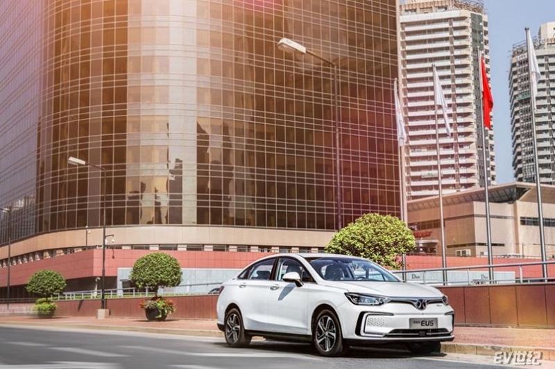 女神节购车指南 适合“她”的电动汽车原来是TA