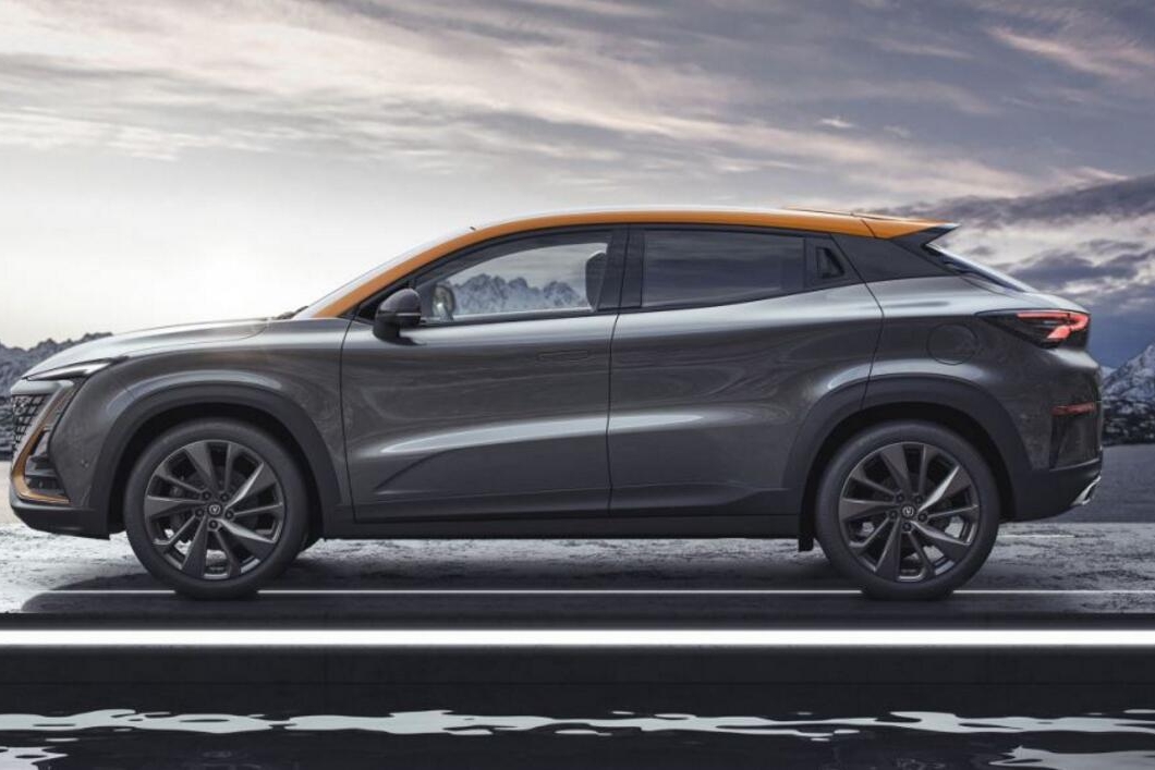 国际范儿 动力超威兰达 看过这款国产SUV 网友：真骄傲