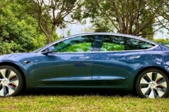 最亲和的赛道利器 | 试驾 Tesla Model 3 Performance