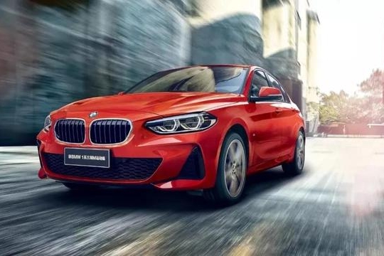 豪华轿车成“白菜价”，26.38万降到18.30万，用买本田的钱买宝马