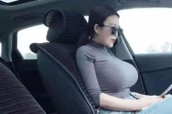 开车乘车不系安全带有多危险？一组动图让你明白