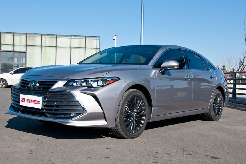 人生绕不开一辆宝马3系 而我却选择了亚洲龙