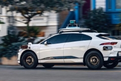 Waymo发布第五代自动驾驶系统：能看到500m外的路标