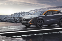 长安UNI-T惊艳入场  中国品牌高端阵营三足鼎立之势已成